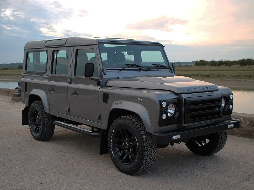 LRI XTR1 gloss black alloy wheel 18" X 8" ET10 Fits Land Rover Defender ...